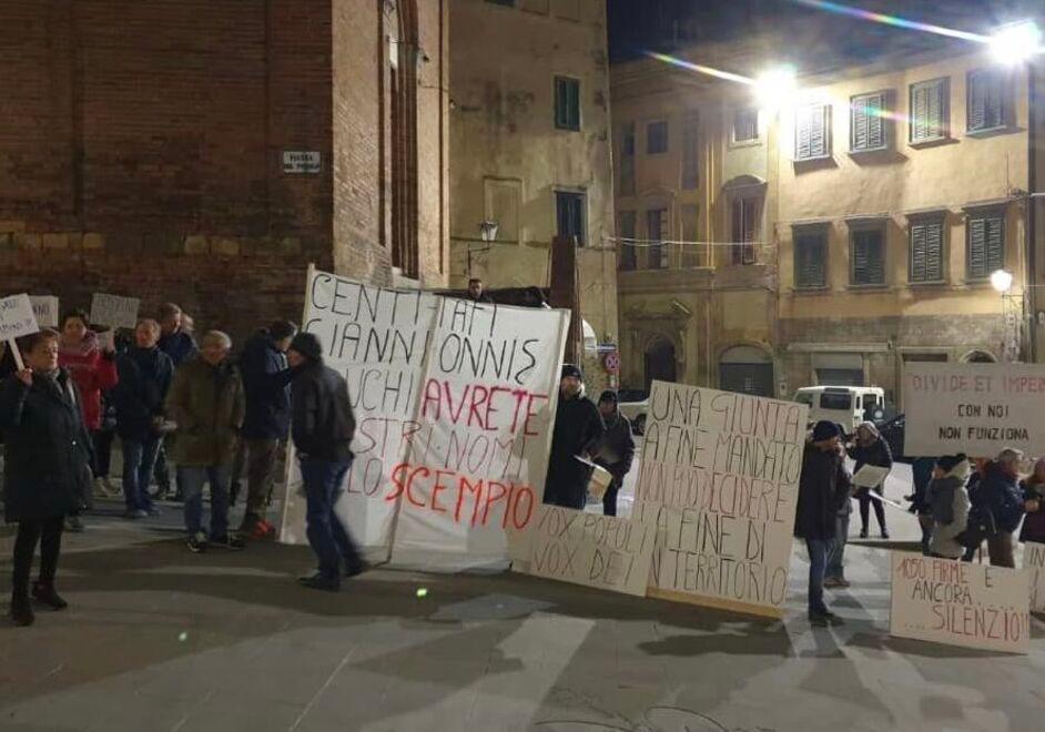 Forno crematorio a Castelfiorentino,  nuova protesta: «Continueremo senza arrenderci»