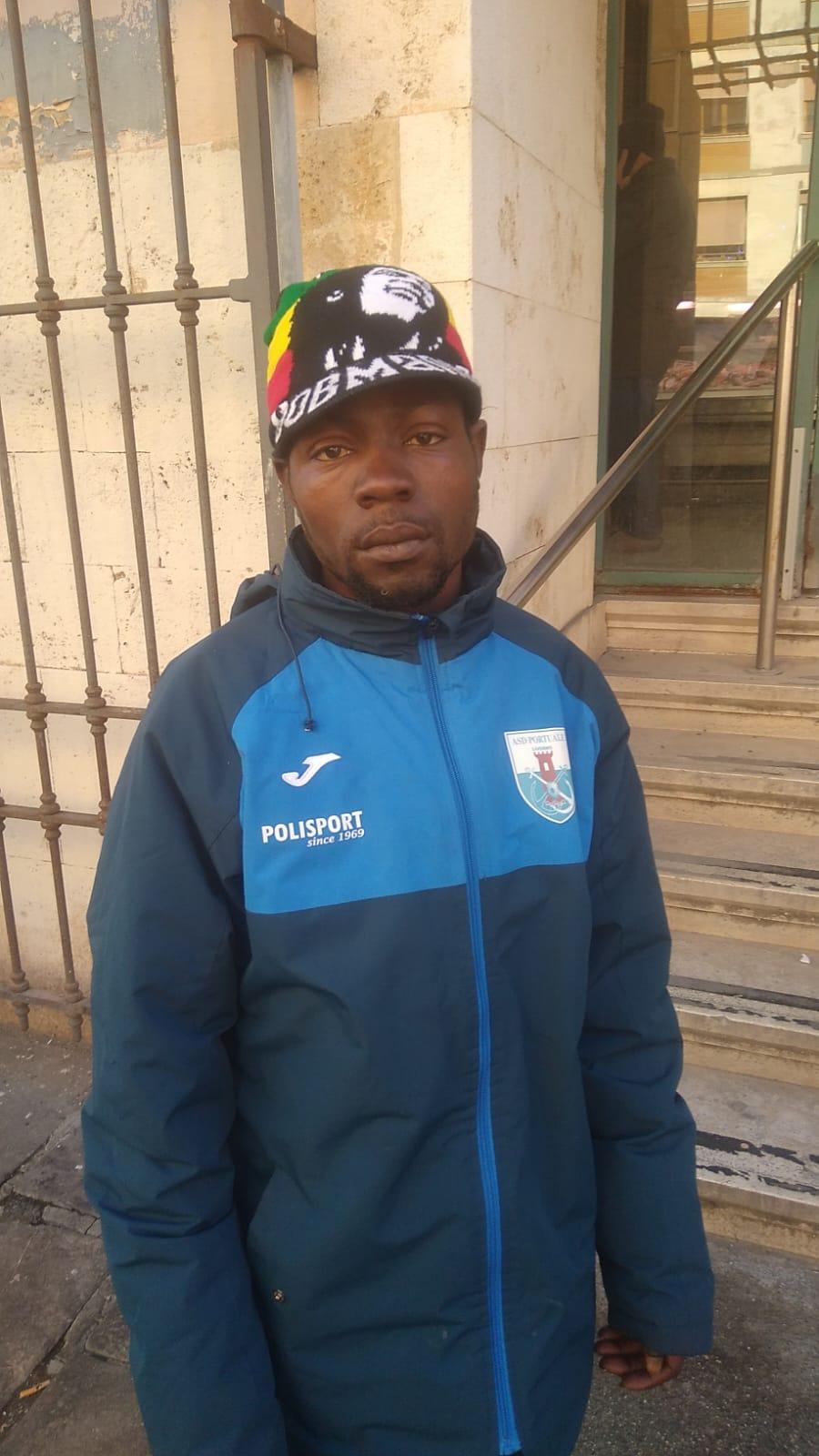 Morse un agente della municipale di Livorno: «Chiedo scusa a lui e al Comune»