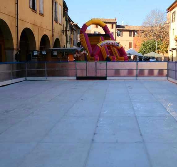 Natale a Nonantola, si inizia con la pista di pattinaggio 