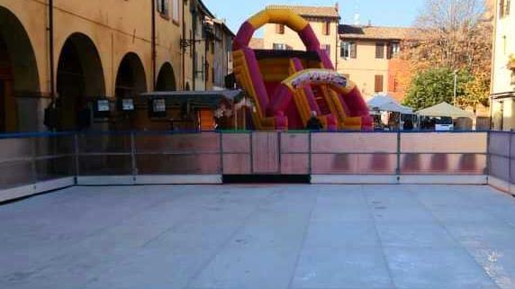 Natale a Nonantola, si inizia con la pista di pattinaggio