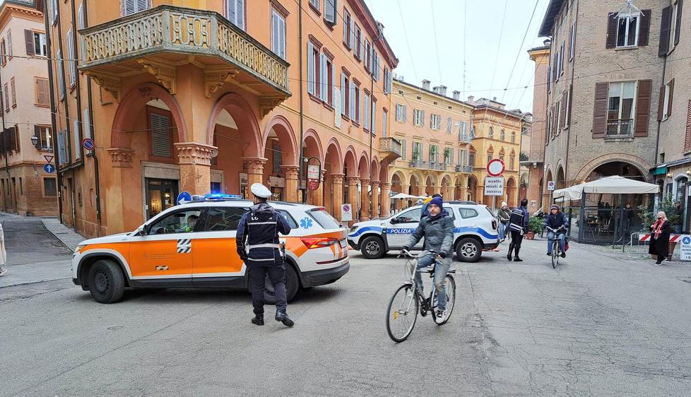 Modena. «Corso Canalchiaro? Meno autobus e di giorno solo carico e scarico» 