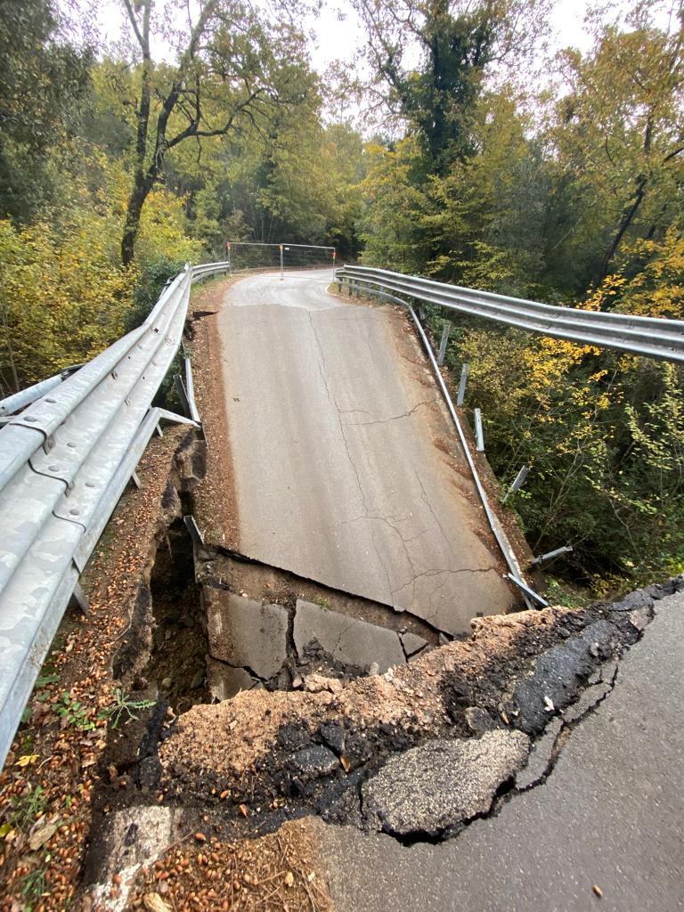 Crollo ponte Monteverdi, dalla Garfagnana all’Elba in Toscana è tutta un’emergenza