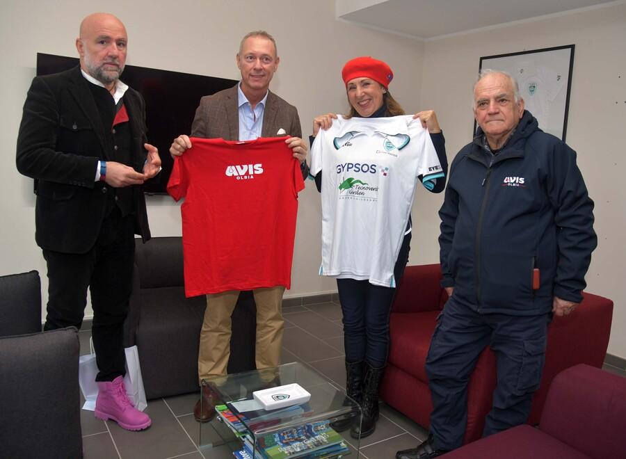 Patto Avis-Olbia calcio: ingresso allo stadio gratis a chi donerà il sangue 