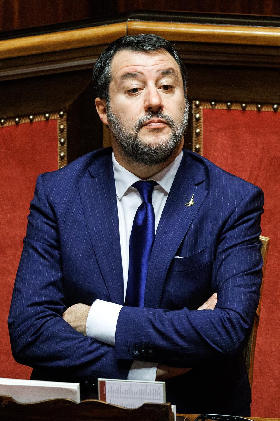 Salvini: «Un Rompipalle Chi Paga Il Caffè Con La Carta Di Credito». L ...