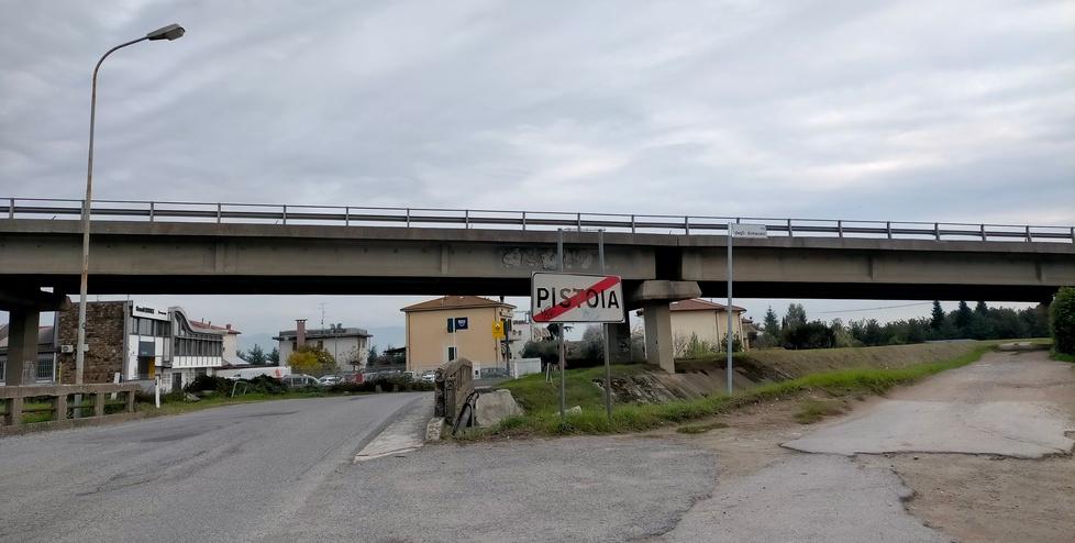 Il viadotto della Tangenziale est nel tratto in cui scavalca via Vecchia Pratese è qui che i controlli hanno rilevato problemi allo stato di manutenzione dell’opera