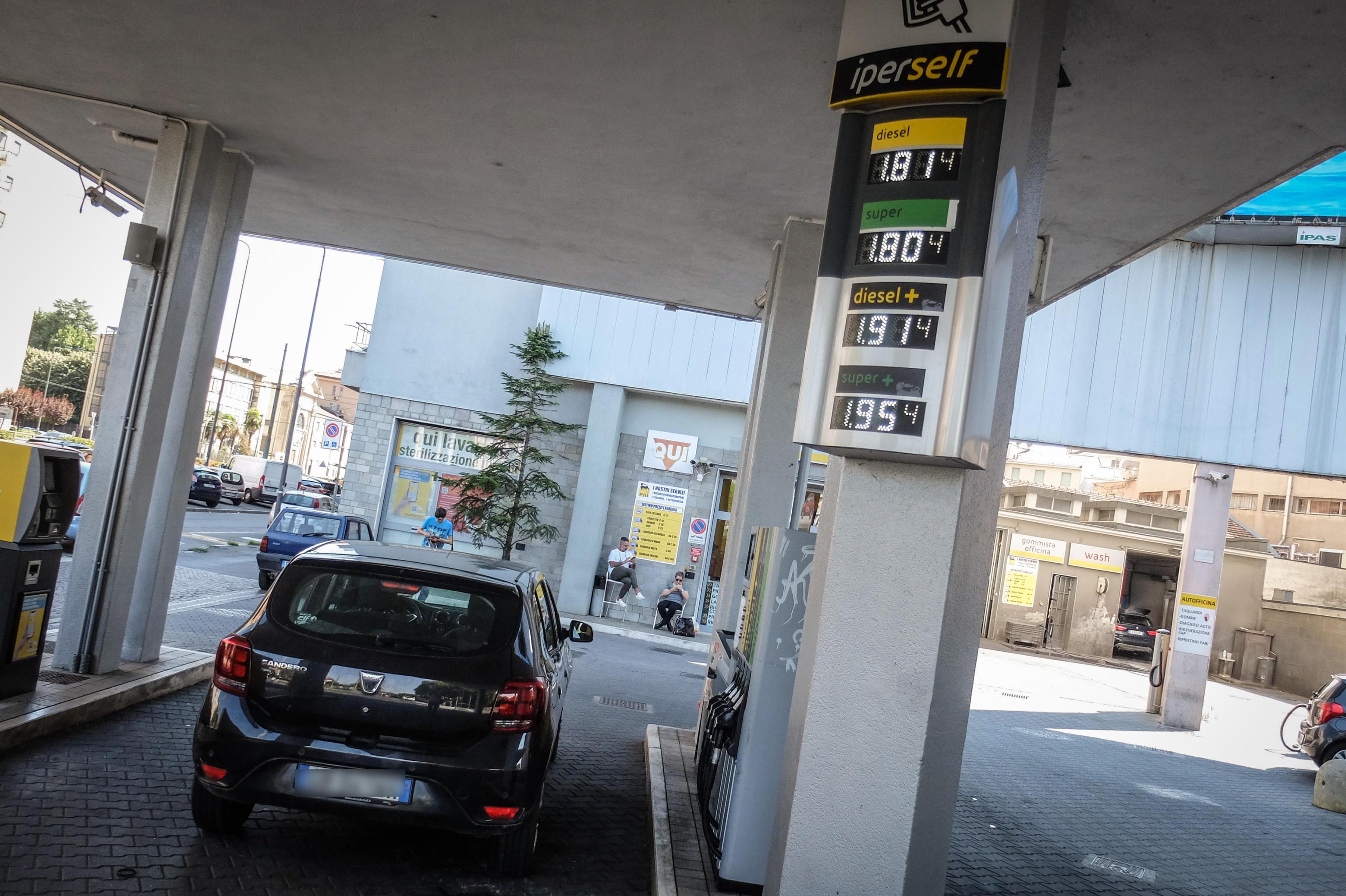 Carburanti Tornano le accise ecco la mappa del risparmio 