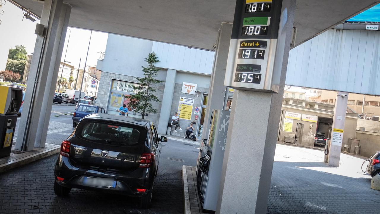 Carburanti Tornano le accise ecco la mappa del risparmio