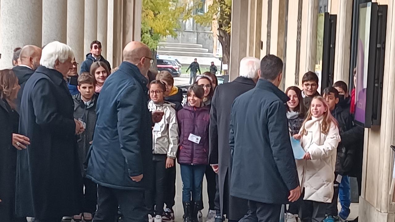 Il giornalino della Calvino e il desiderio dell’alunna: «Diventare presidente»