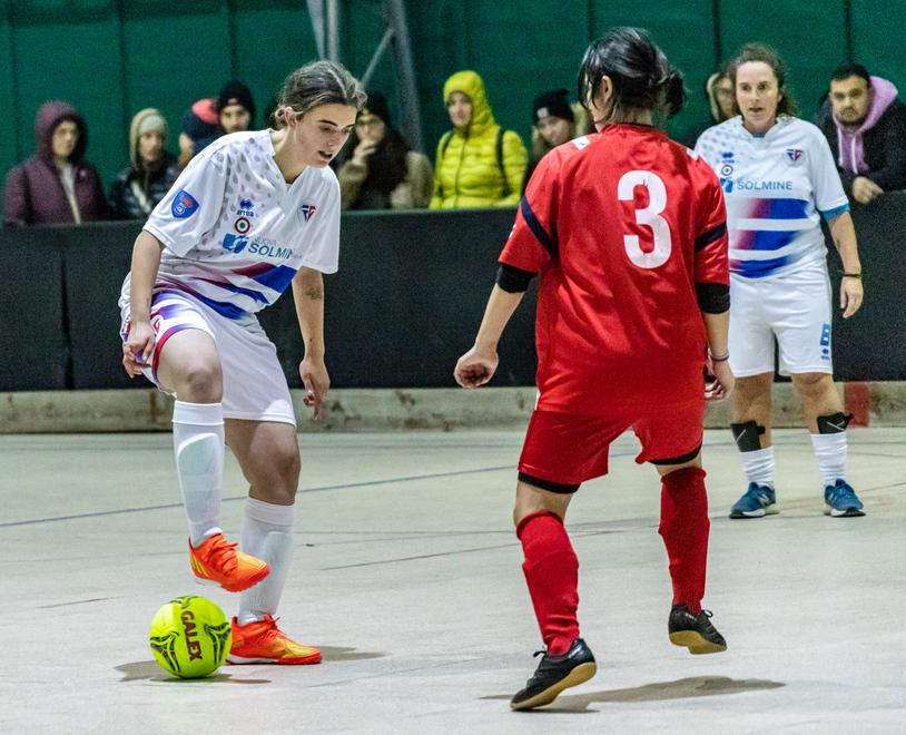 Un momento della partita tra Folgav e Massese