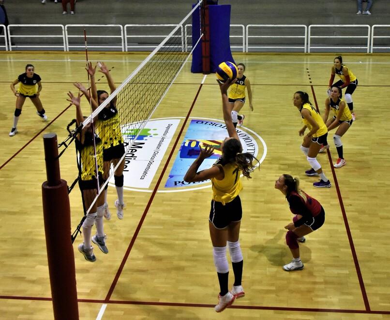 Le giocatrici del Brulotto Unionvolley Riotorto in azione