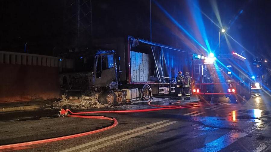 L'incendio della motrice in via Orlando