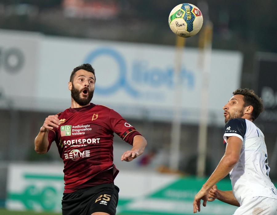 
	Francesco Nicastro: sua la prima rete nel successo del Pontedera per 2-1 sul campo del Montevarchi (Foto di Franco Silvi)

