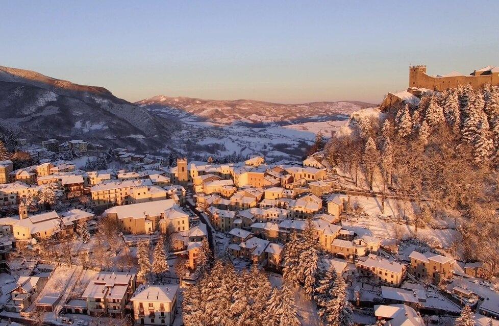 Appennino modenese. Sestola e Fanano vanno verso il tutto esaurito: «Appartamenti a ruba, bene anche le camere»