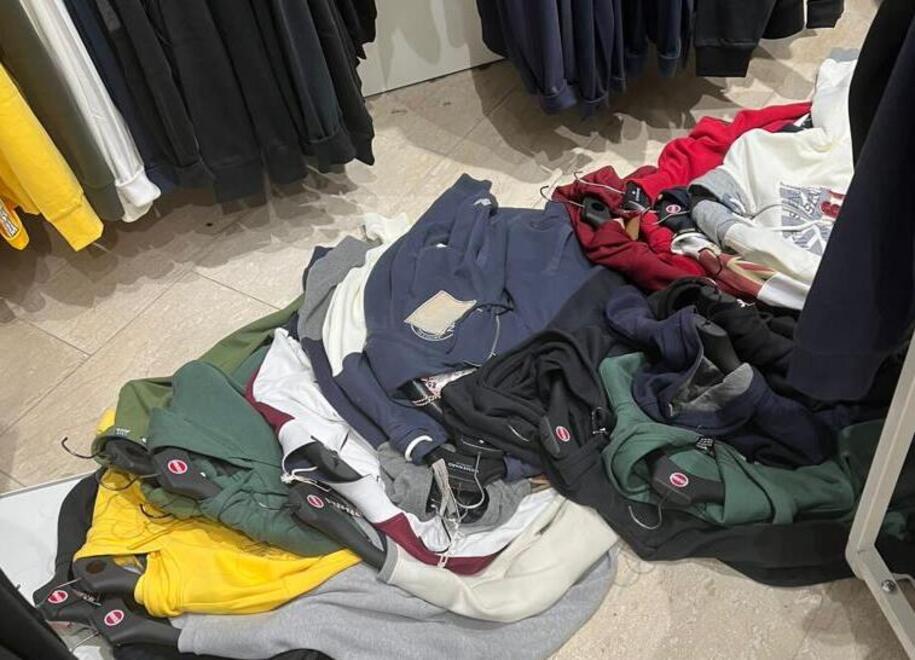 Lucca, colpo grosso all’outlet Milani