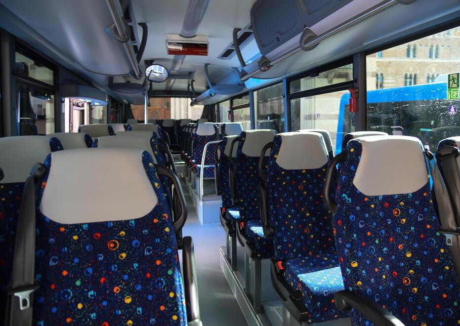 Ragazzi costretti a scendere dal bus: denunciato autista cinquantenne