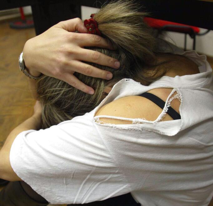 Violenza sessuale di gruppo fuori dalla discoteca, carcere per quattro