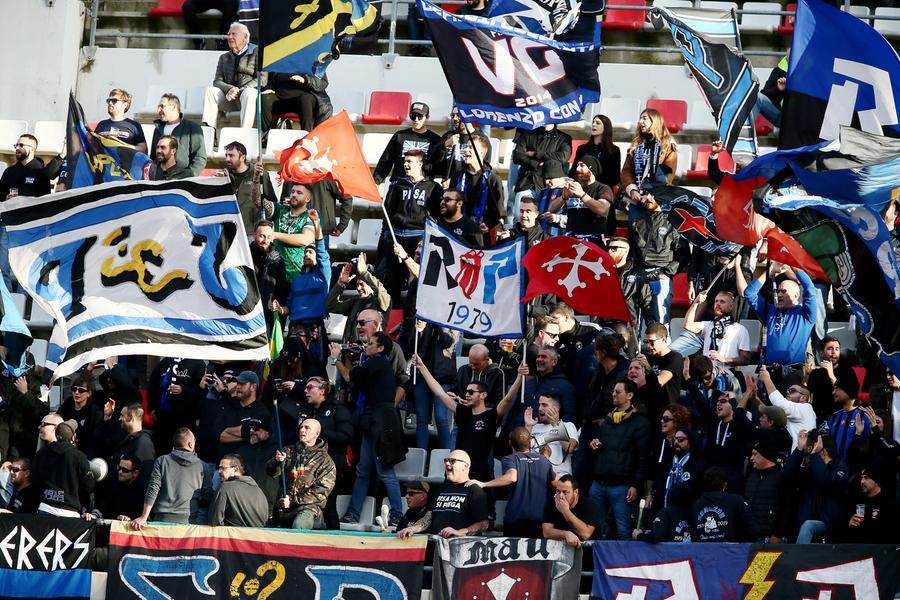 
	I tifosi del Pisa nel settore ospiti dello stadio San Nicola di Bari&nbsp;

