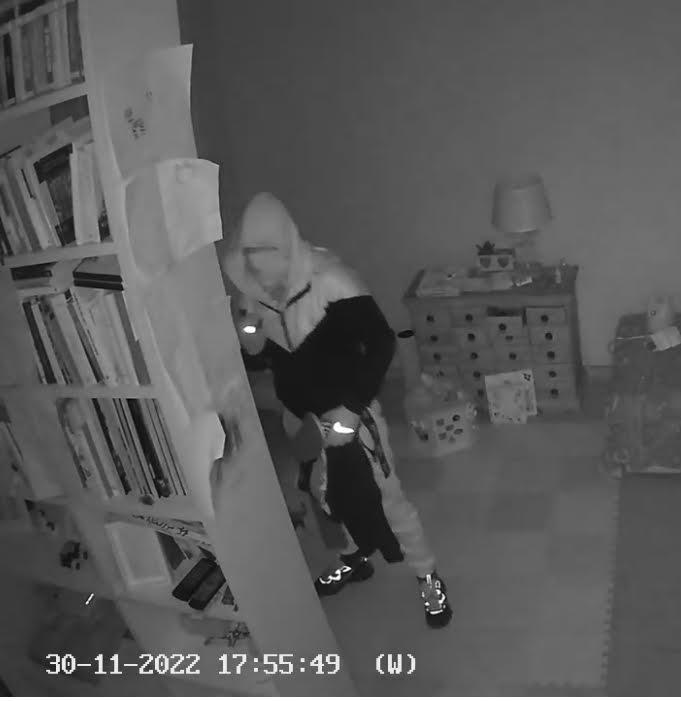 I ladri mettono a soqquadro la casa «Addio serenità, non dormiamo più»