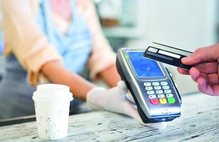 Pos, i commercianti pratesi: «I clienti lo usano anche per il caffè, ma vanno riviste le commissioni»