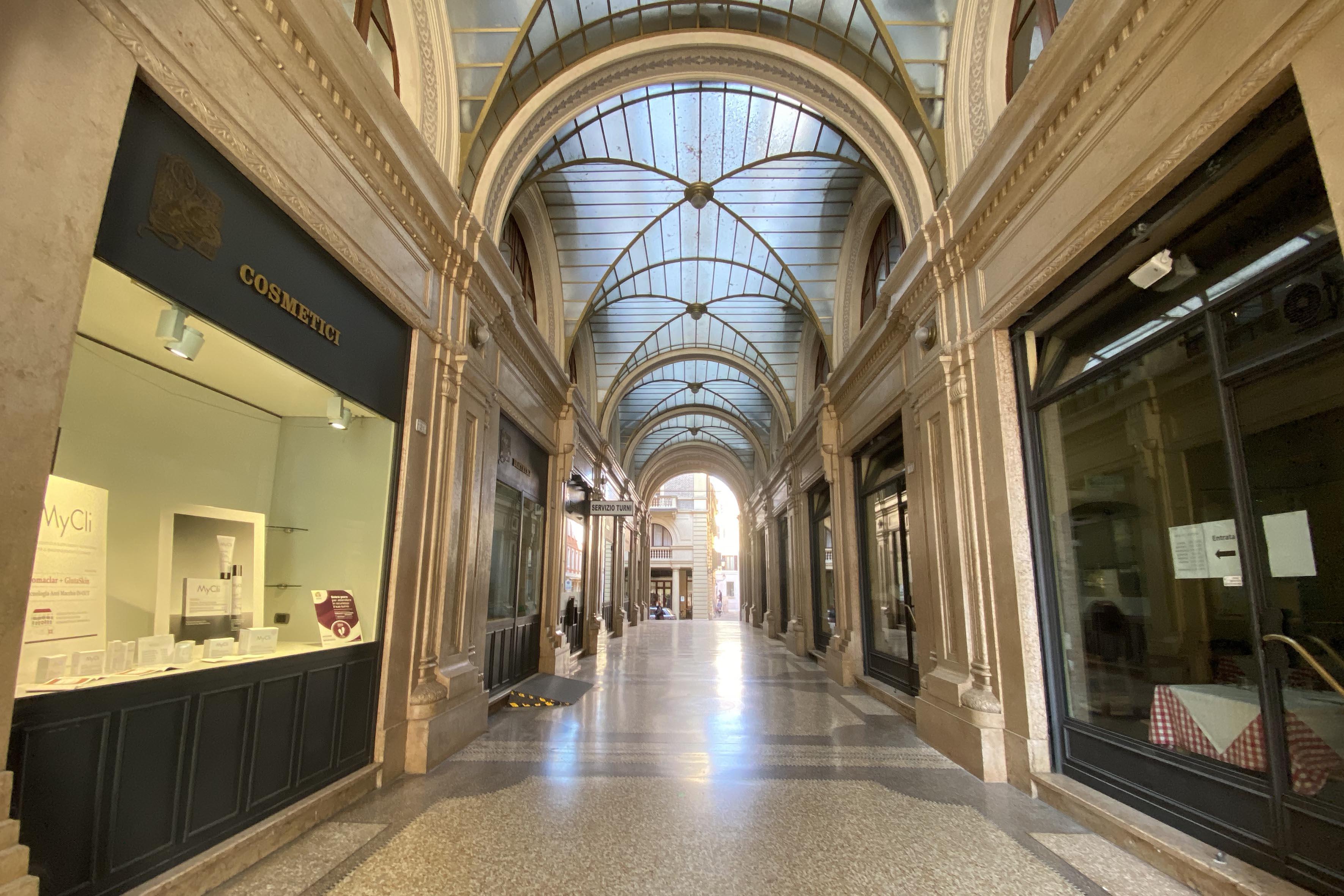 Si cercano affittuari per la Galleria Santa Maria<br>
<br>
