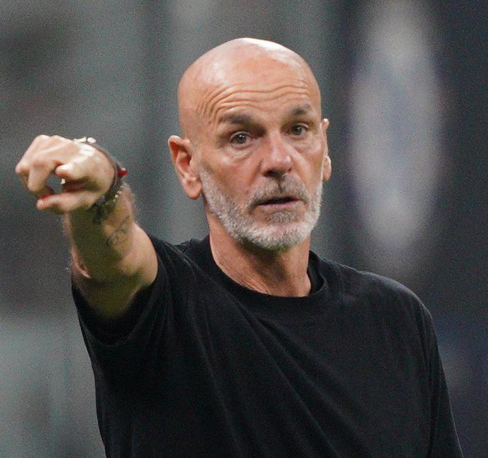Mister Pioli si aggiudica il Premio Gentleman: «Io e Simoni, allenatori vincenti e “silenziosi”»