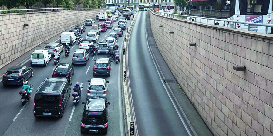 Tramvia sui viali, è incubo code