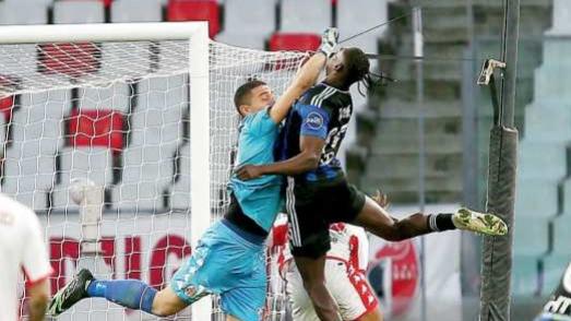 Caprile colpisce Tourè, ma per il direttore di gara non è calcio di rigore 