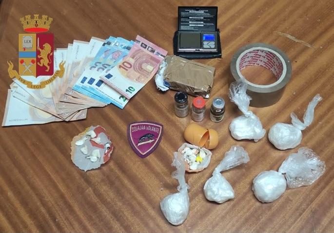 Coca e anabolizzanti a casa: 49enne arrestato a Iglesias