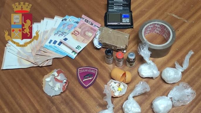 Coca e anabolizzanti a casa: 49enne arrestato a Iglesias