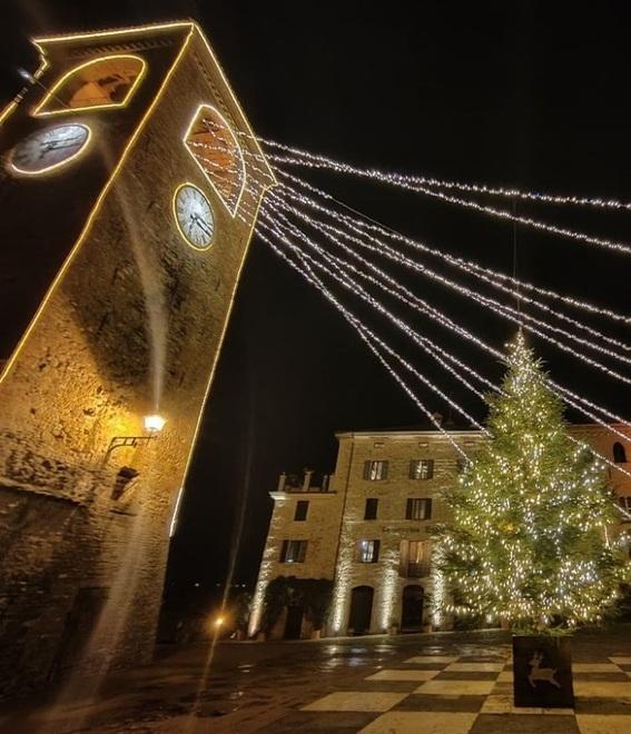 Castelvetro In paese arriva il Natale: ecco gli eventi Giovedì si inizia con mercatini unici 