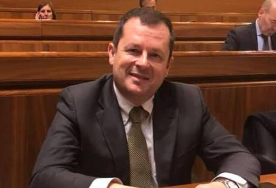 La maggioranza: «Solinas ha dovuto mediare, ora aspettiamo i risultati» 