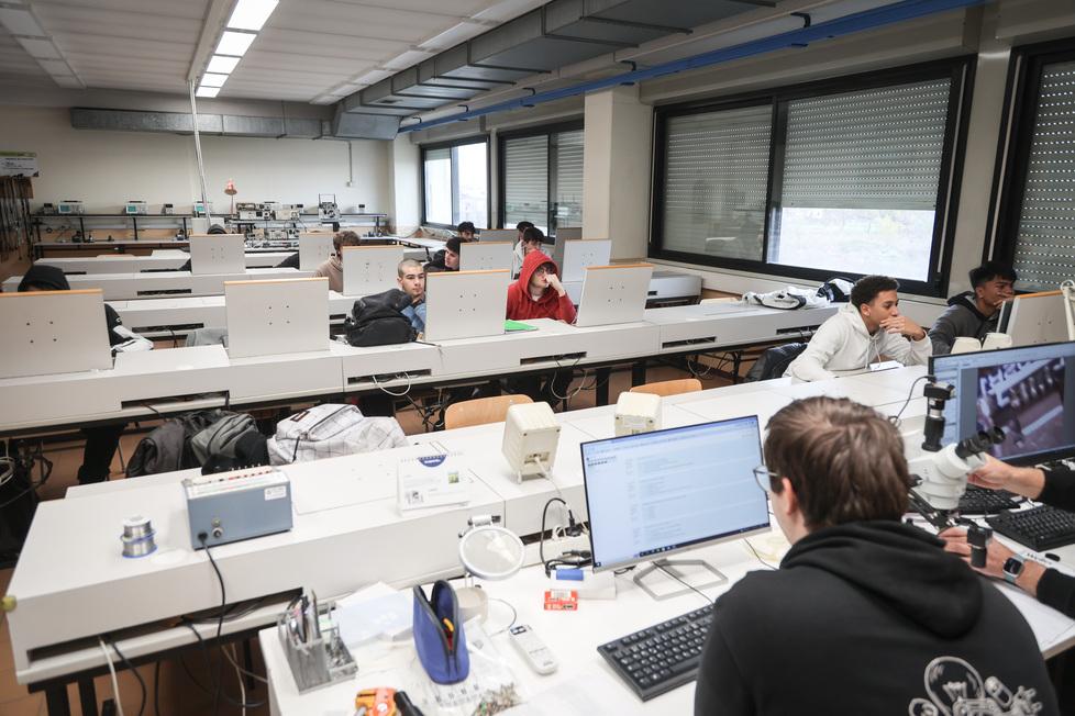 Istituto Corni. Missione elettronica «Vita all’avanguardia» 