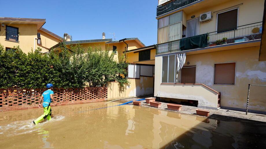 La protesta degli abitanti di Stabbia: «Quando piove c’è terrore, siamo scappati»