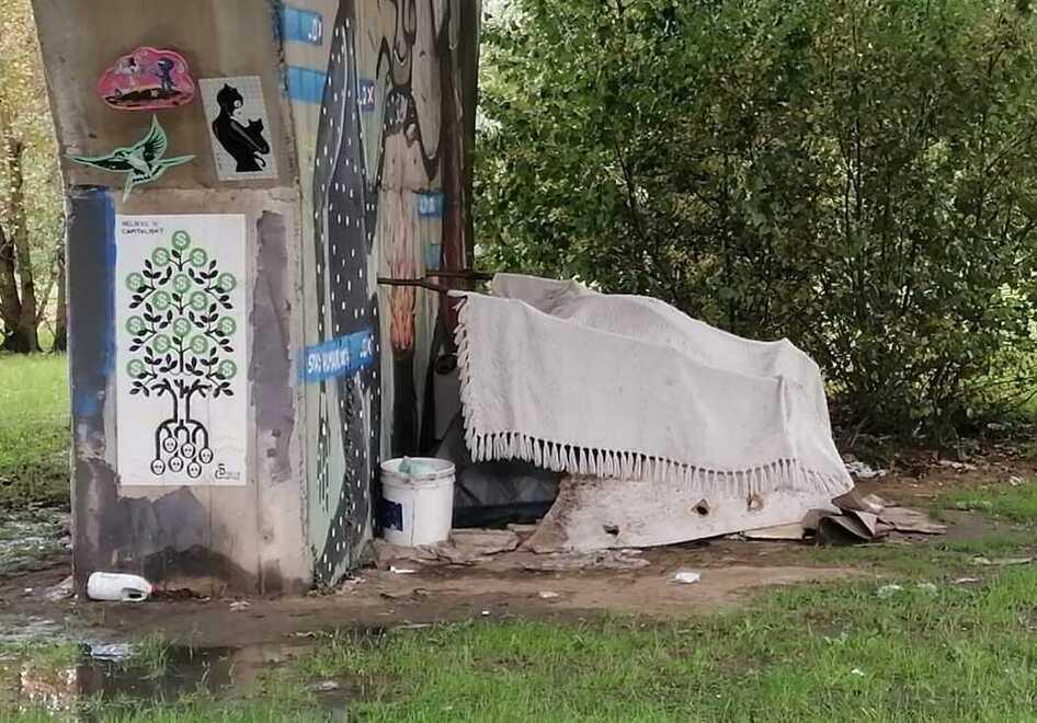 Firenze, muore a 40 anni di freddo e di stenti: viveva in una tenda sotto all'Indiano