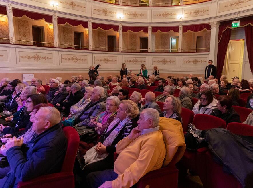 Indissolubili e unite da una vita, a 38 coppie il premio dal Comune
