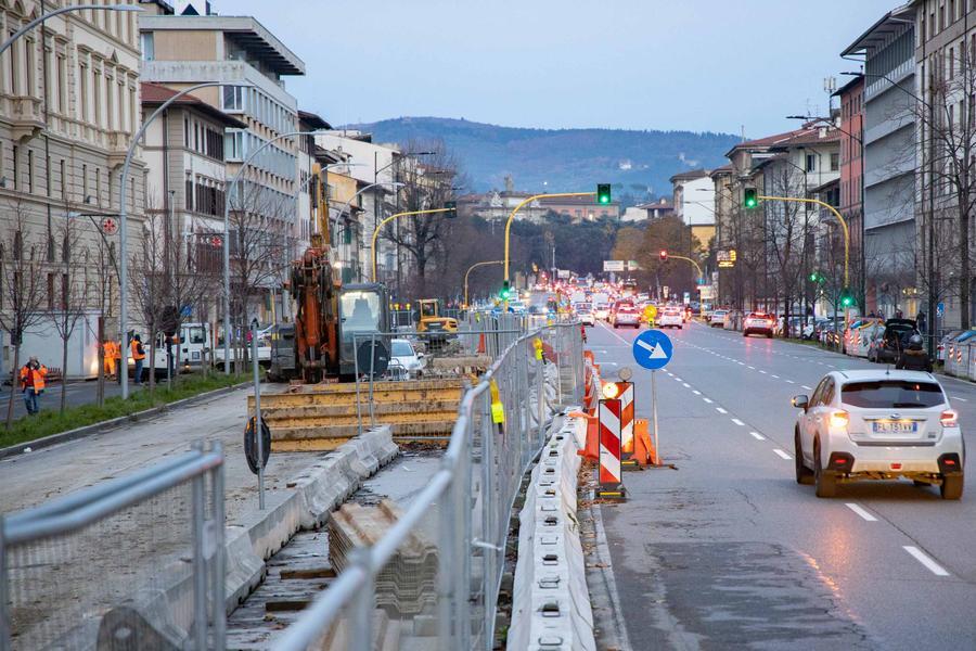 Firenze, rinviato l’avvio del cantiere della tramvia in viale Lavagnini: nessuna modifica alla circolazione