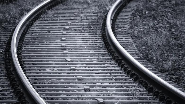 Muore sui binari a Oratoio: disagi sulla linea ferroviaria Pisa-Firenze