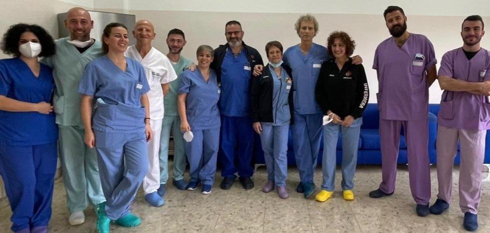 Sassari, l’intervento salva la vita al velista neozelandese e lui organizza una raccolta fondi per il reparto