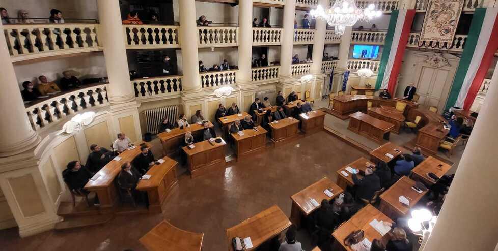 Consulte, scontro dopo il voto. «Diteci i costi di questo 3,59%»