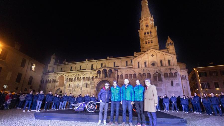 Modena, in piazza Grande svelata la Maserati MSG Racing Tipo Folgore, prima monoposto 100% elettrica