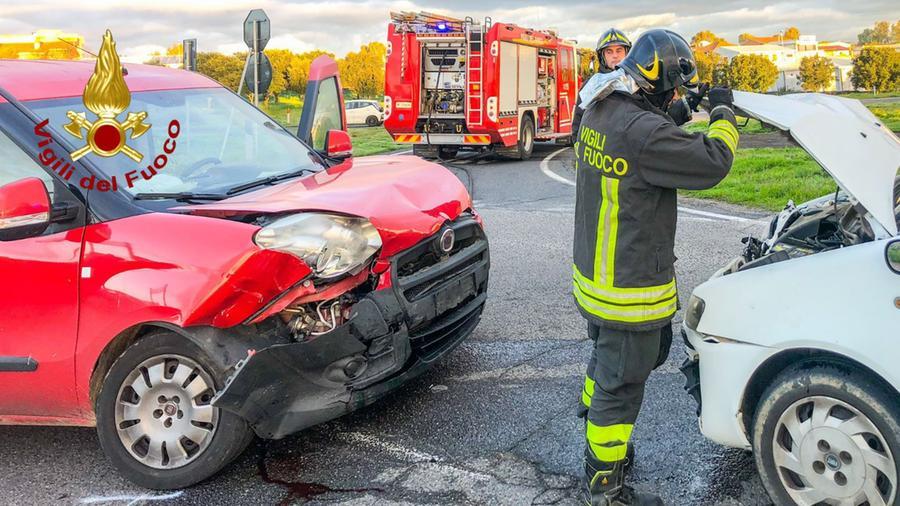 Ghilarza, scontro frontale al bivio della 131 dcn: due feriti