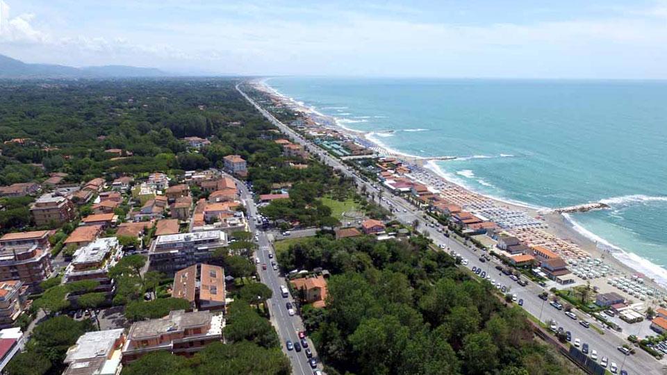 Aziende legate ai Casalesi in un cantiere del litorale di Massa