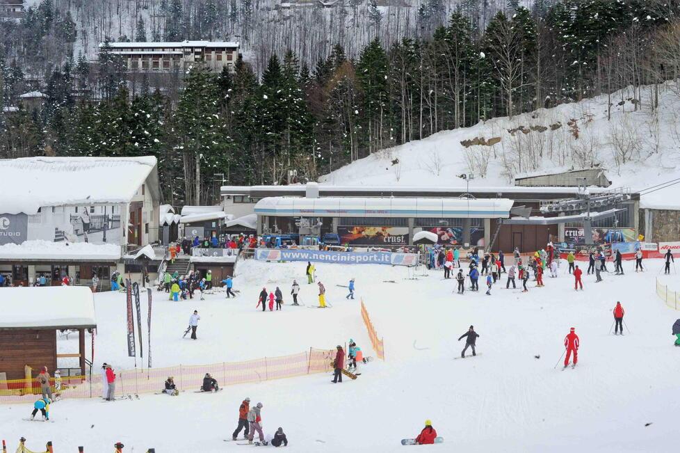 Pioggia e temperature alte: all’Abetone c’è poca neve, ancora niente sci