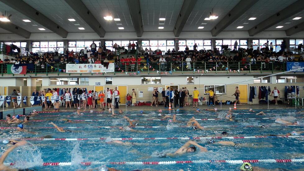 La piscina alza le tariffe: «Colpa del caro-energia»