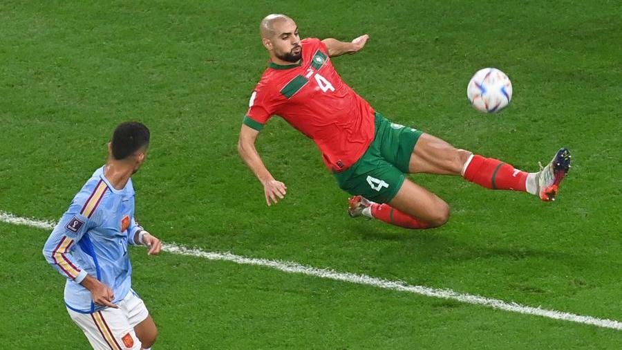 Amrabat gigante in Qatar, il cattura-palloni fa miracoli