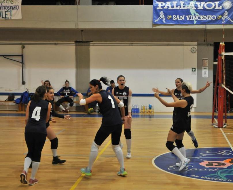 Pallavolo Follonica cerca il riscatto  sul campo del Guest Care Rosignano