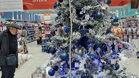 Modena. Natale, quanto ci costi (in più) Per l’albero “basic” 100 euro