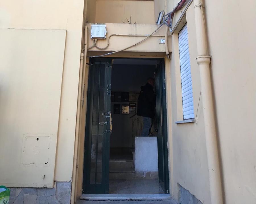 
	L'abitazione davanti alla quale &egrave; esploso l'ordigno (foto mario rosas)

