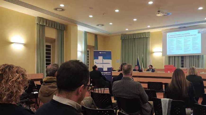L’assemblea in Provincia organizzata da Toscana Aeroporti per spiegare il progetto