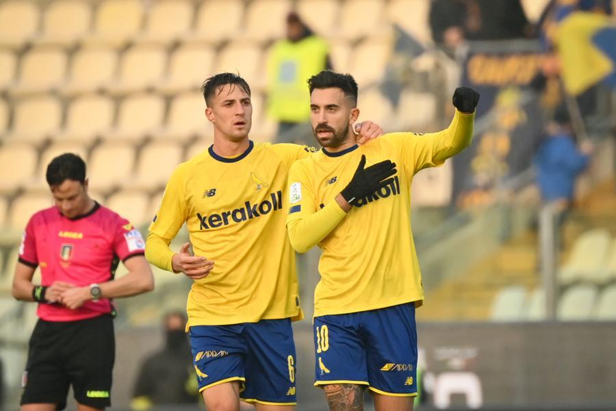 Serie B / Il Modena sfiora soltanto il tris di vittorie, raggiunto sul 2 a 2 dal Venezia al ‘90
